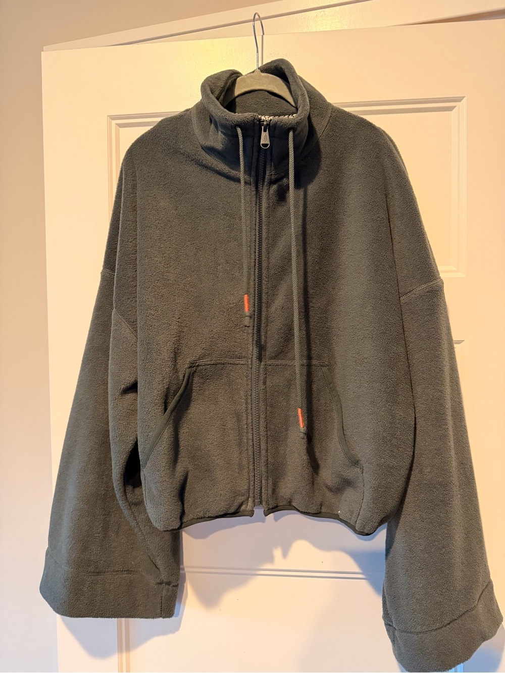 FP Movement Cropped Hoodie Sweatshirt-Medium - Picture 2 of 4